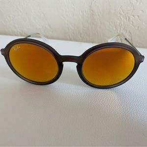 Ray-Ban Mirrored Round Sunglasses